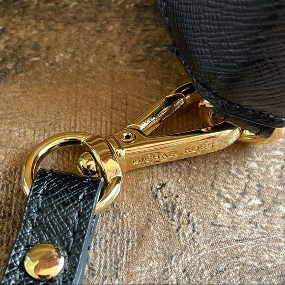 Michael Kors Multifunction iPhone 5 Wristlet / Wallet Clutch Bag in Black - Picture 10 of 11